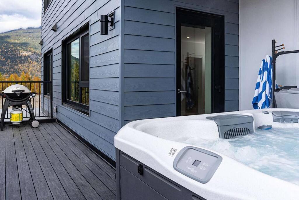Bluebird Daze By Revelstoke Vacations Apartamento Exterior foto