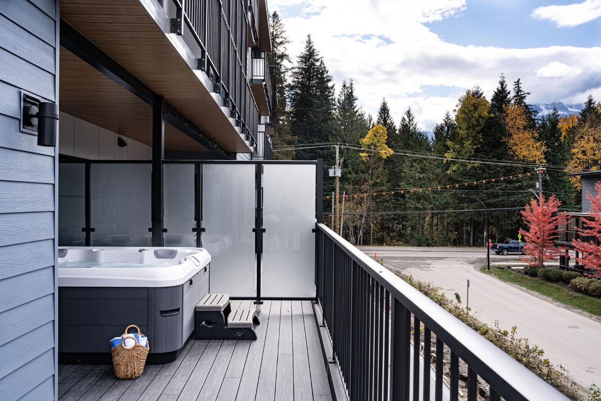 Bluebird Daze By Revelstoke Vacations Apartamento Exterior foto