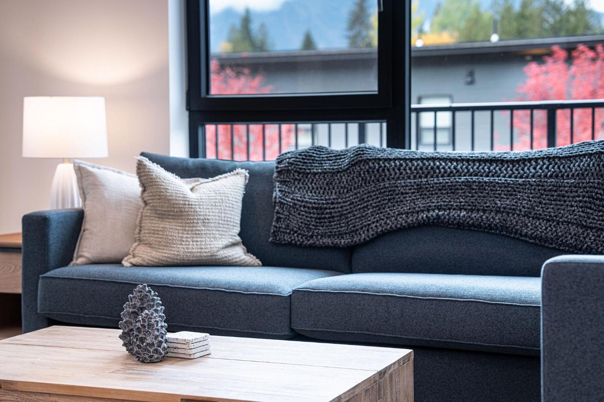 Bluebird Daze By Revelstoke Vacations Apartamento Exterior foto